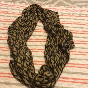 Women’s Brown Michael Kors circle scarf